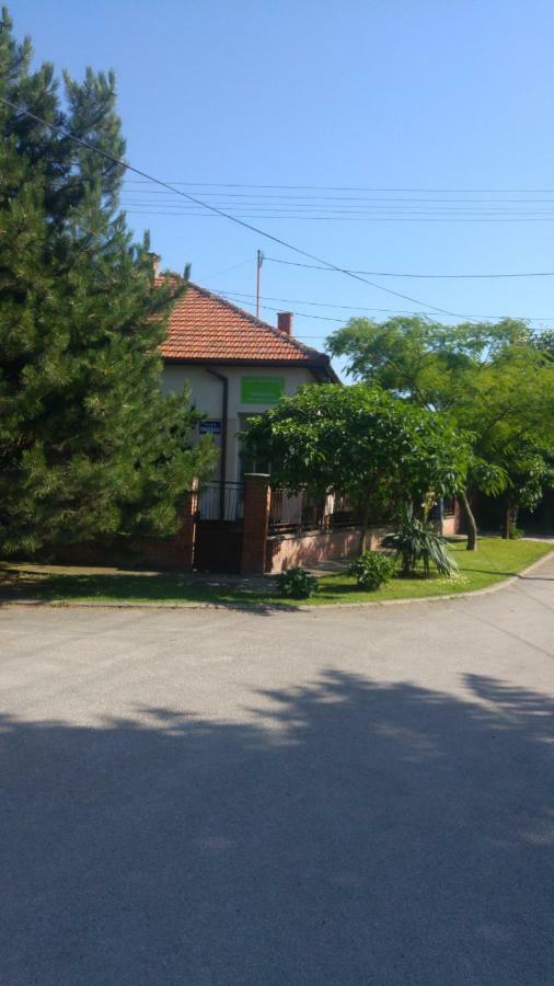 Green Apartment Novi Sad Exterior photo